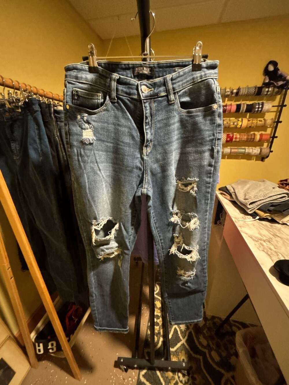 Judy Blue Boyfriend Fit Skinny Ankle Jeans, Size 9/29, Distressed Medium Wash